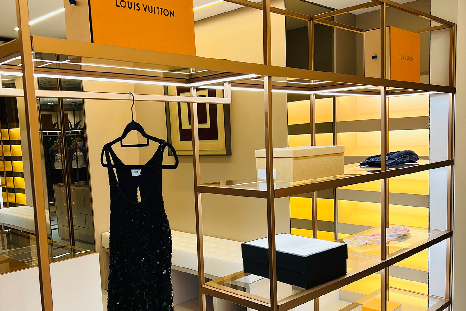 Closet planejado com nichos
